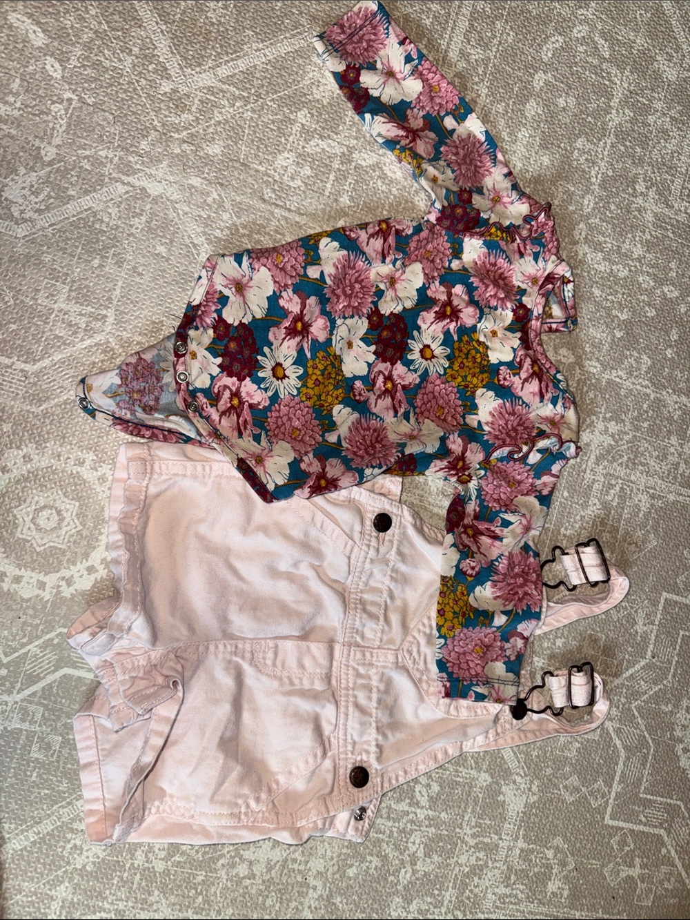 Set - Floral Long-Sleeve Bodysuit & Light Pink Overalls Set - Kids